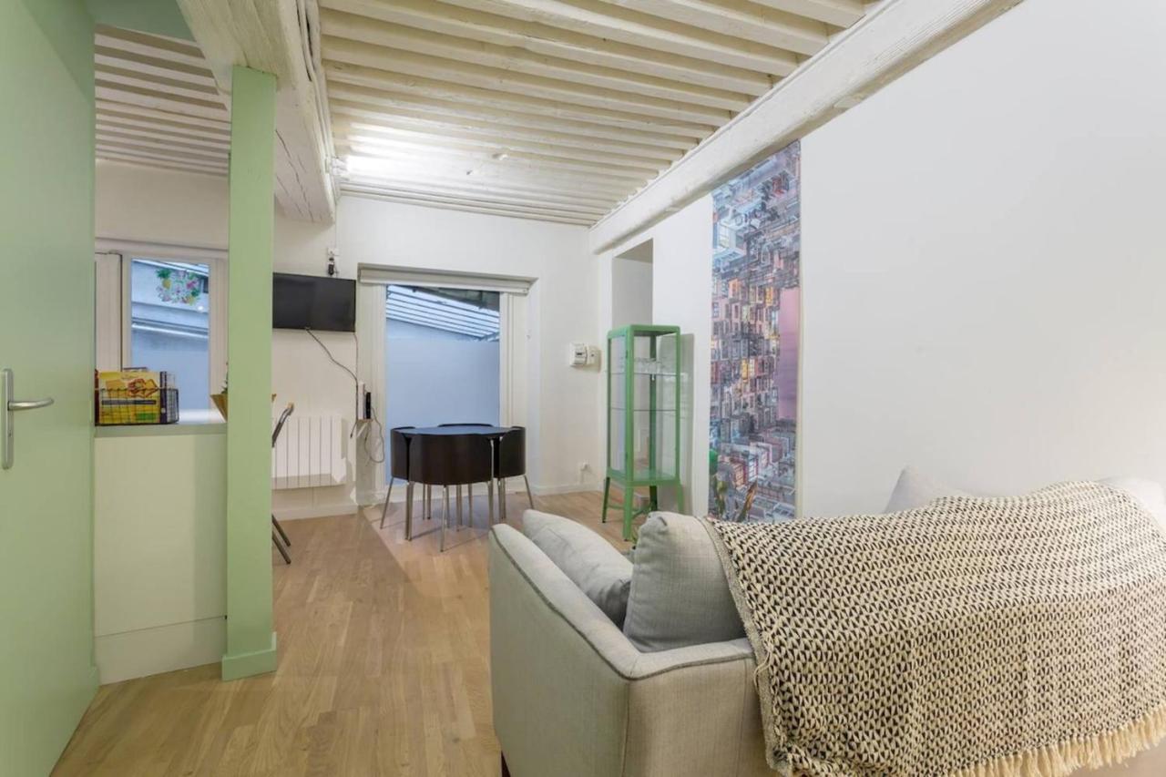 Character Apartment 6 People - City Center Лион Экстерьер фото