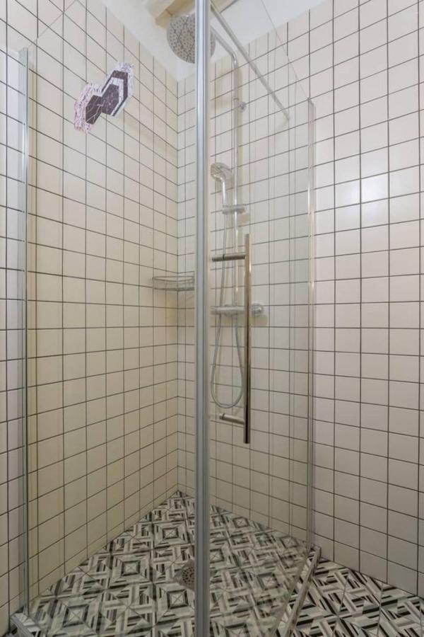 Character Apartment 6 People - City Center Лион Экстерьер фото