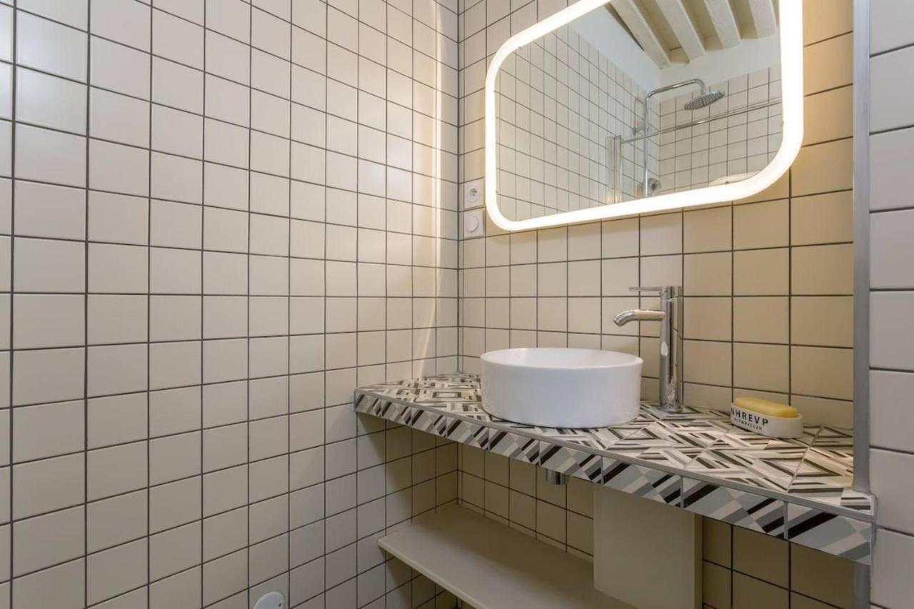 Character Apartment 6 People - City Center Лион Экстерьер фото