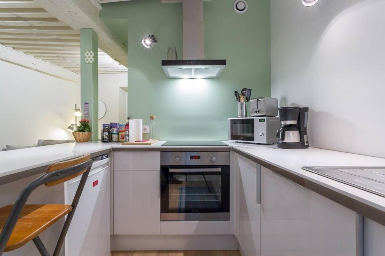 Character Apartment 6 People - City Center Лион Экстерьер фото
